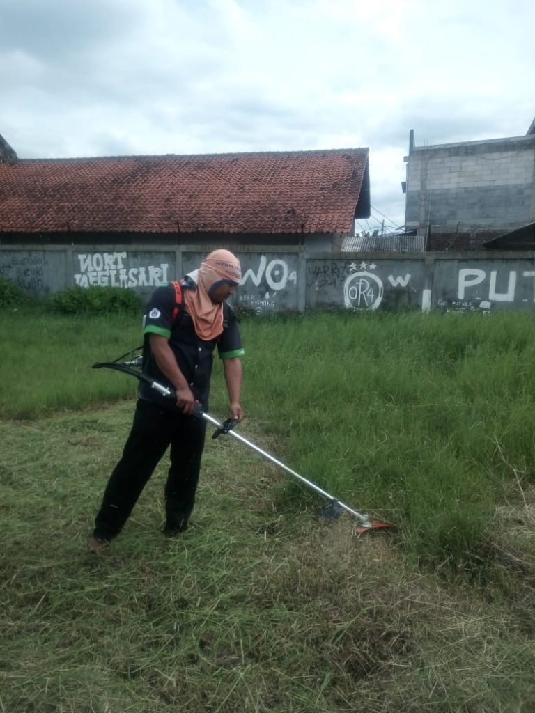 Kebersihan Area Pertamanan, Halaman dan saluran 5