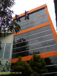 Kebersihan Kaca Gedung 2